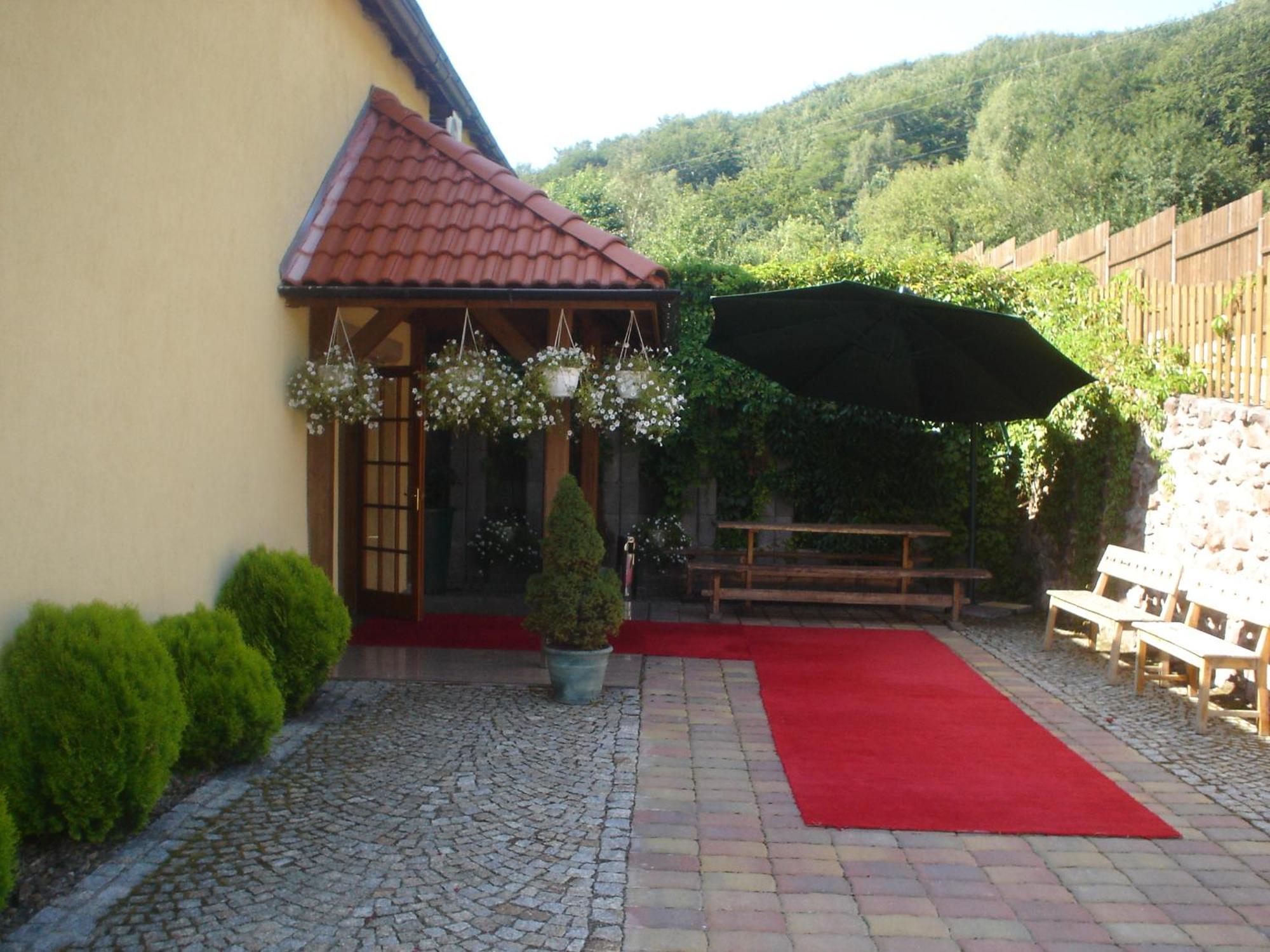 Auberge de jeunesse Zielone Wzgorze à Wałbrzych Extérieur photo