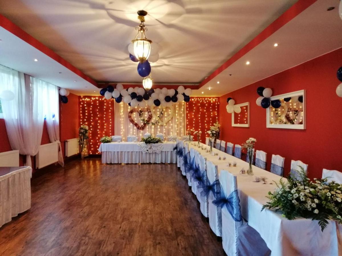Auberge de jeunesse Zielone Wzgorze à Wałbrzych Extérieur photo