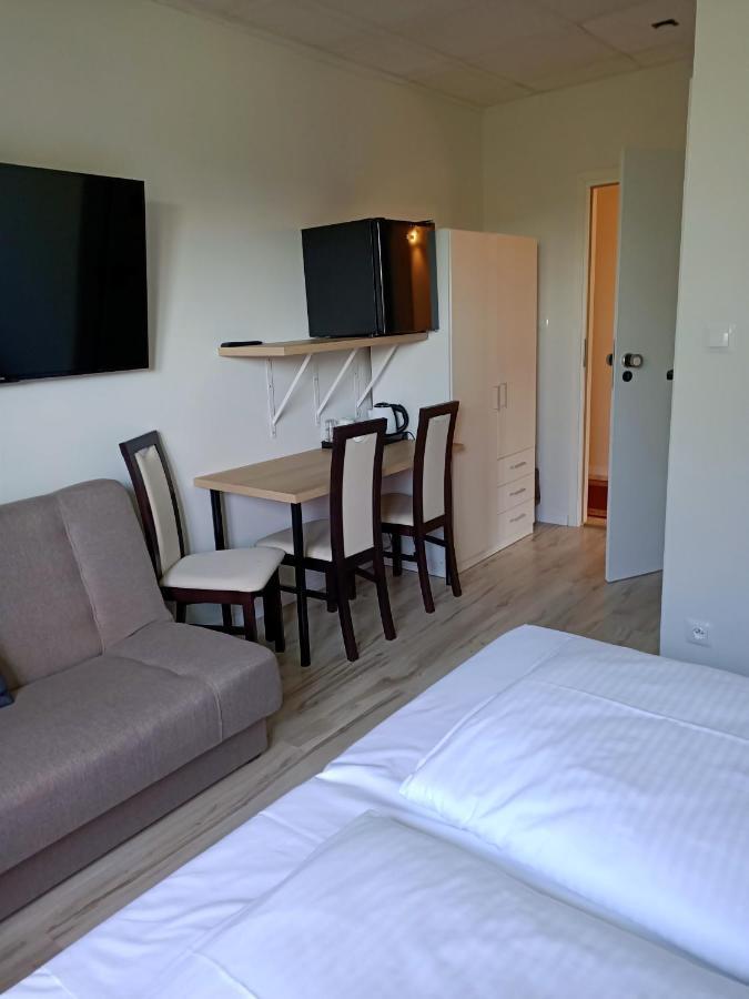 Auberge de jeunesse Zielone Wzgorze à Wałbrzych Extérieur photo